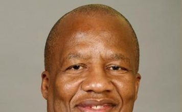 Ministers intervene to save community radio stations from shut down