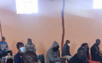 Moretele mayor introduces ‘topa ke tope’ project to small business owners